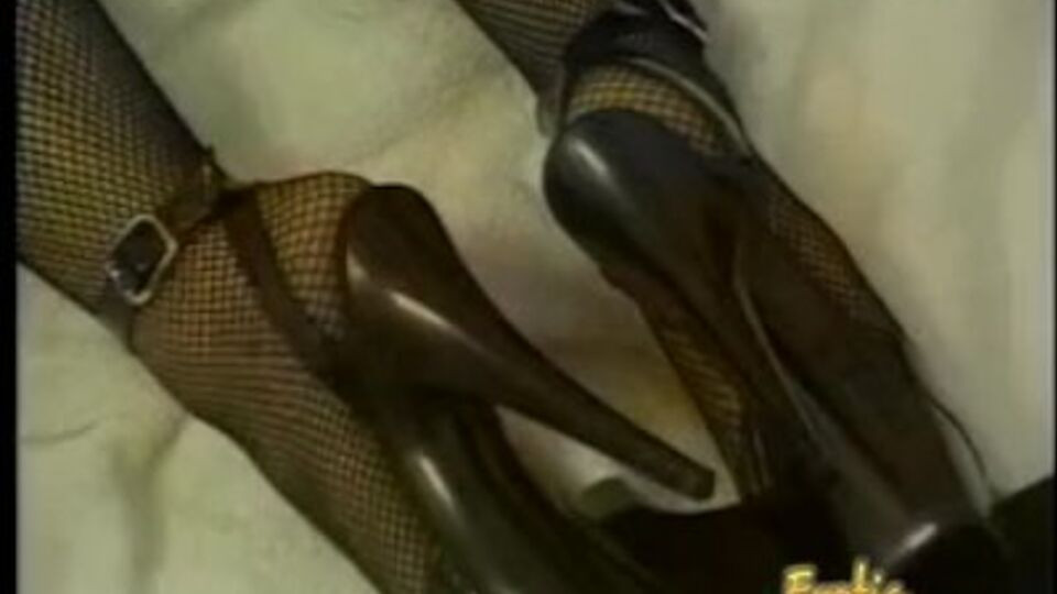Comely bird - female domination smut - Erotic Female Domination